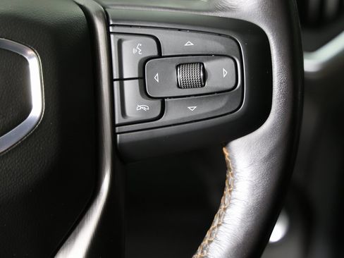 Used 2022 GMC Sierra 2500 AT4 w/ AT4 Preferred Package image 17