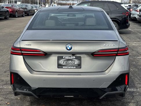 New 2026 BMW 550e xDrive image 6