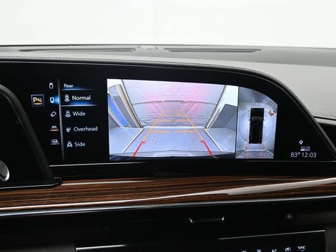 Used 2024 Cadillac Escalade Luxury AWD/4WD image 15