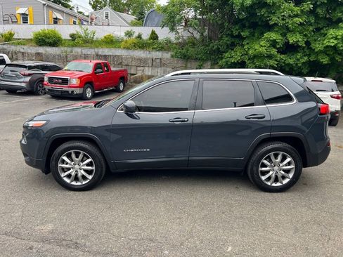 Used 2018 Jeep Cherokee Limited AWD/4WD image 11