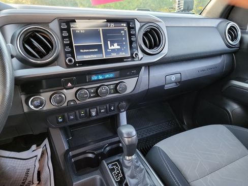 Used 2021 Toyota Tacoma TRD Sport w/ Technology Package AWD/4WD image 17