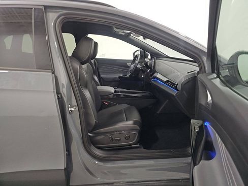Used 2023 Volkswagen ID.4 Pro S AWD/4WD image 8