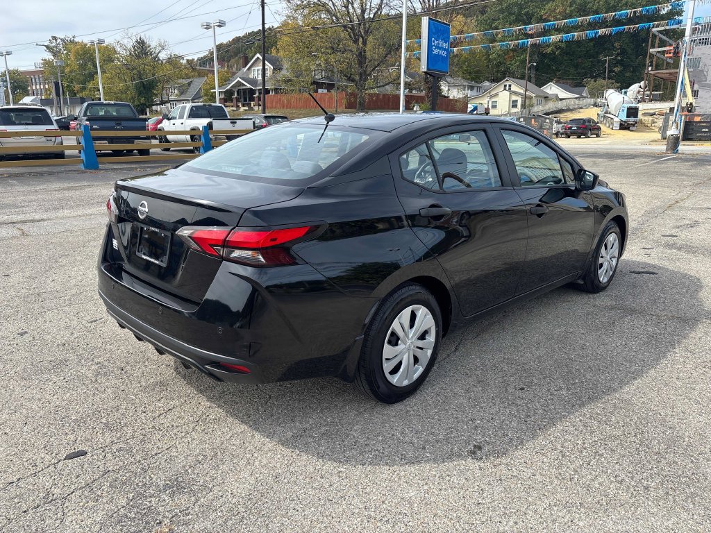 Used 2021 Nissan Versa S FWD image 5