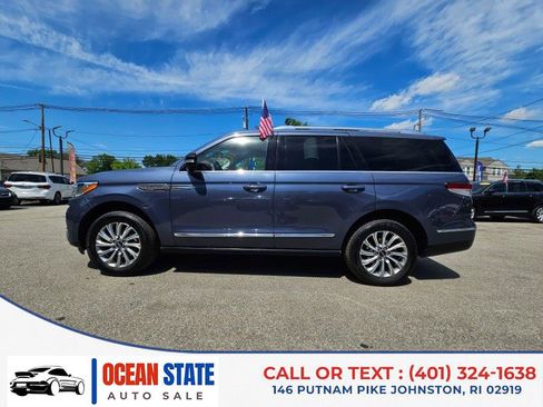 Used 2022 Lincoln Navigator 4WD image 2