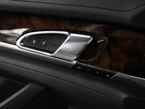 Used 2016 Porsche Panamera image 41