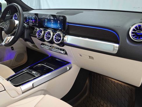 Certified 2025 Mercedes-Benz GLB 250 4MATIC image 11