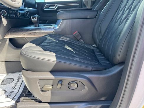 New 2025 Chevrolet Silverado 1500 LTZ AWD/4WD image 17