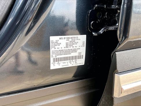 Used 2022 Ford Explorer XLT w/ Equipment Group 202A image 35