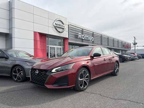 Certified 2023 Nissan Altima 2.5 SR image 1