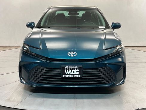 Used 2025 Toyota Camry LE FWD image 8