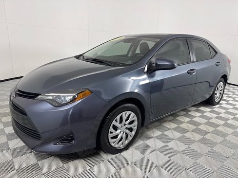 Used 2018 Toyota Corolla LE image 8