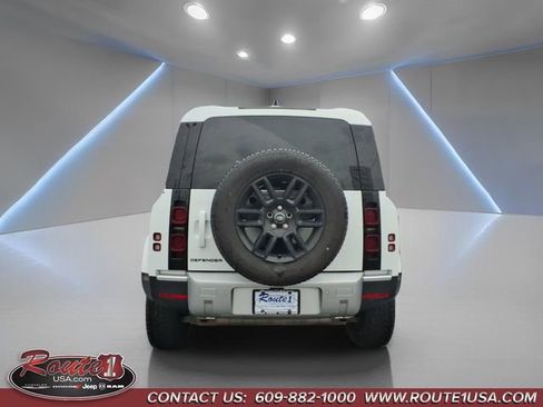 Used 2025 Land Rover Defender 110 S image 4