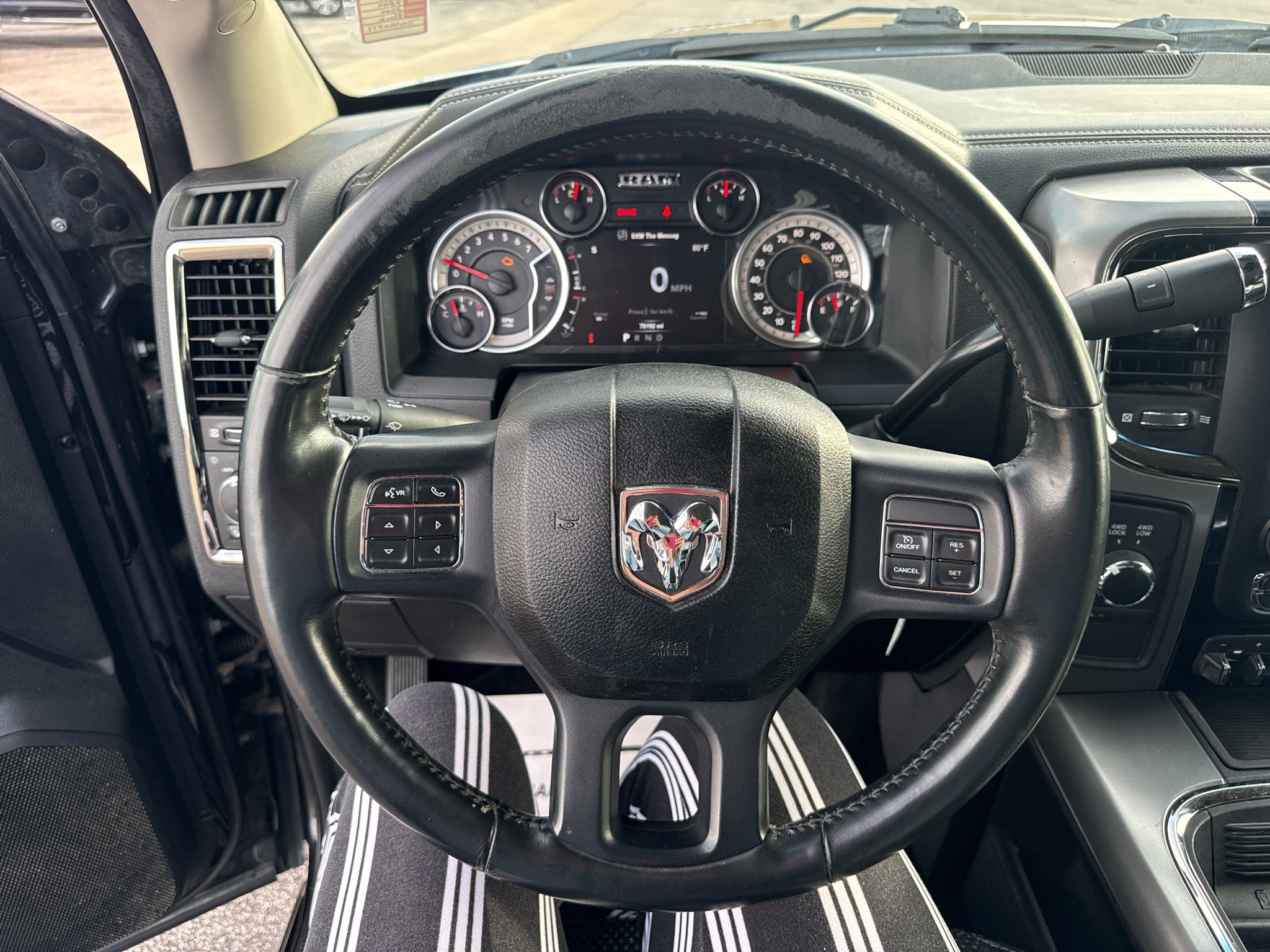 Used 2018 RAM 2500 Big Horn w/ Sport Appearance Group AWD/4WD image 14