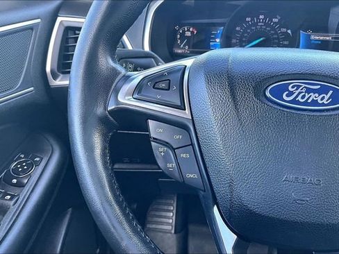 Used 2021 Ford Edge SEL image 11