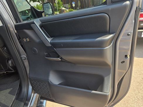Used 2014 Nissan Titan SL w/ SL Moonroof Package RWD image 23