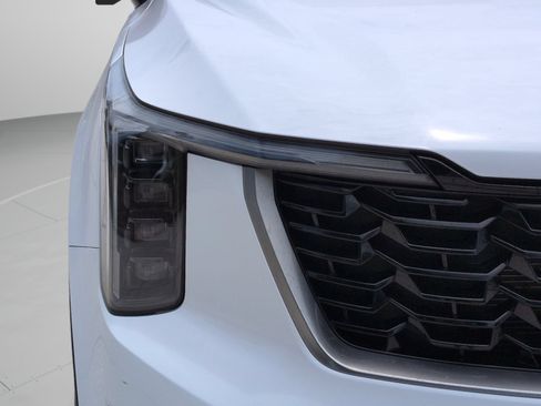 Certified 2026 Kia Sorento S FWD image 12