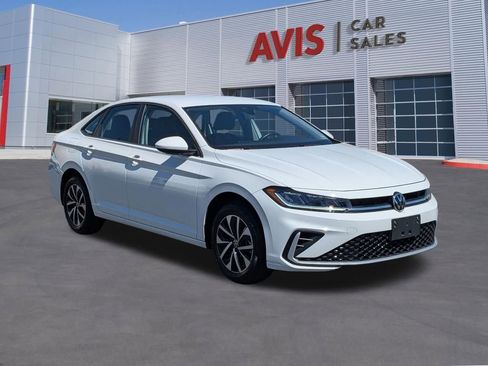 Used 2025 Volkswagen Jetta S image 3