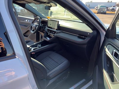 New 2026 Ford Explorer ST-Line w/ ST-Line Street Pack AWD/4WD image 28