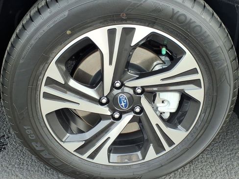 Certified 2025 Subaru Crosstrek 2.0i Premium image 13