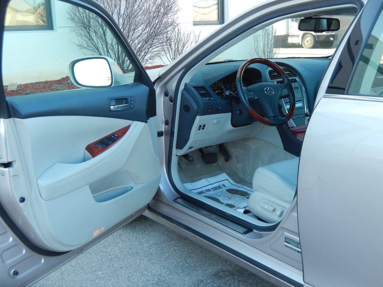 Used 2007 Lexus ES 350 w/ Premium Pkg FWD image 23