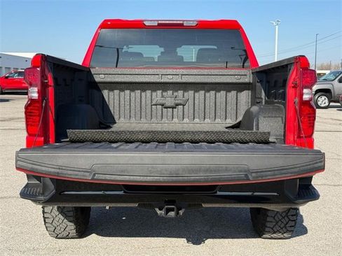 Used 2023 Chevrolet Silverado 1500 Custom Trail Boss w/ LPO, Dark Essentials Package image 6