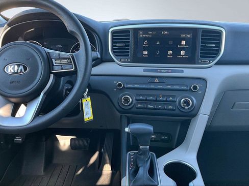 Used 2020 Kia Sportage LX image 8