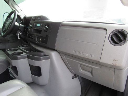 Used 2023 Ford E-450 and Econoline 450 Super Duty w/ Power Windows & Locks Group RWD image 15