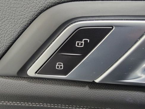 Used 2022 BMW X5 xDrive45e w/ M Sport Package image 31