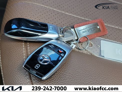 Used 2017 Mercedes-Benz E 300 image 32