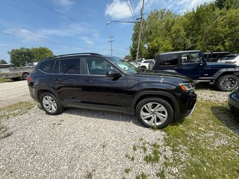 Used 2023 Volkswagen Atlas SE w/ Panoramic Sunroof Package FWD image 10
