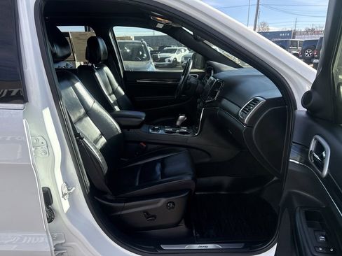 Used 2022 Jeep Grand Cherokee Limited image 31