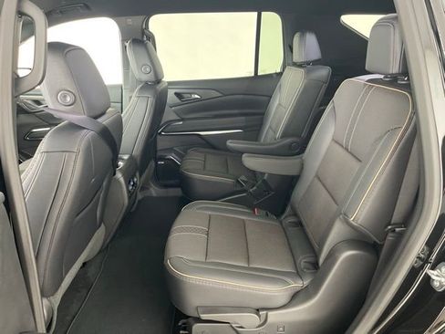 Used 2025 Chevrolet Traverse High Country FWD image 46