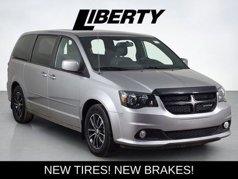 Used 2017 Dodge Grand Caravan SXT w/ Driver Convenience Group image 1