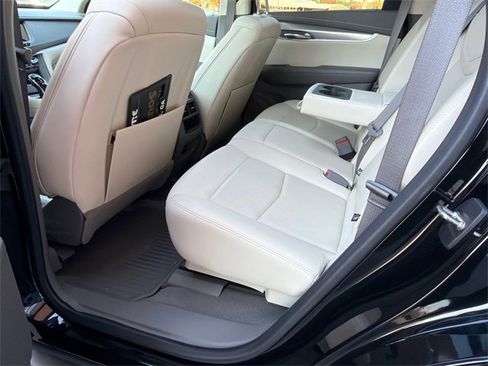 Certified 2022 Cadillac XT5 Premium Luxury image 17