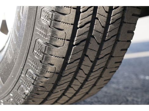 Used 2011 Ford Escape 2WD Hybrid image 29