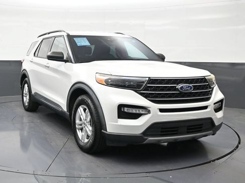 Used 2020 Ford Explorer XLT w/ Equipment Group 202A RWD image 7