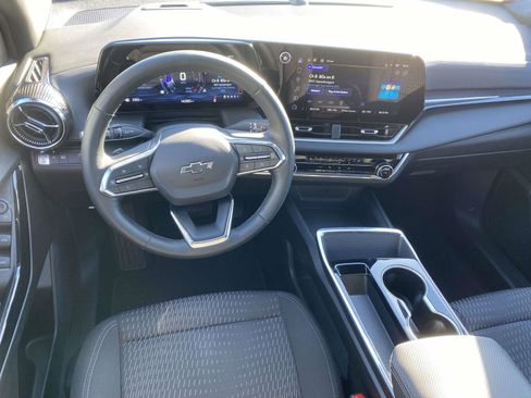 Used 2025 Chevrolet Equinox LT w/ Midnight Edition image 19