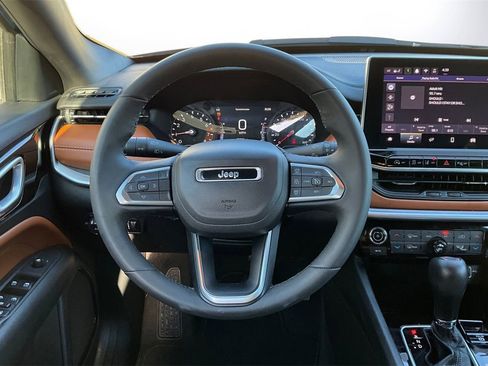 Certified 2024 Jeep Compass Limited image 10