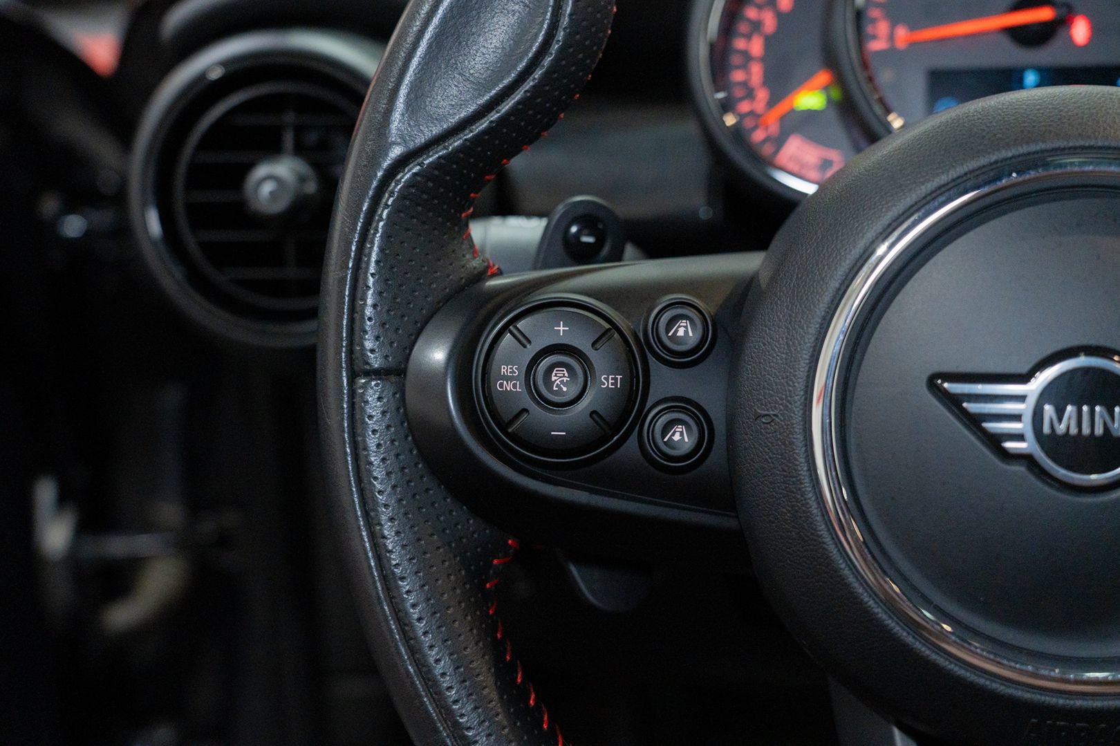 Used 2020 MINI Cooper S w/ Driver Assistance Package FWD image 27