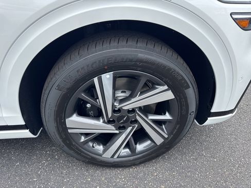 New 2026 Genesis GV70 3.5T Sport Advanced image 9