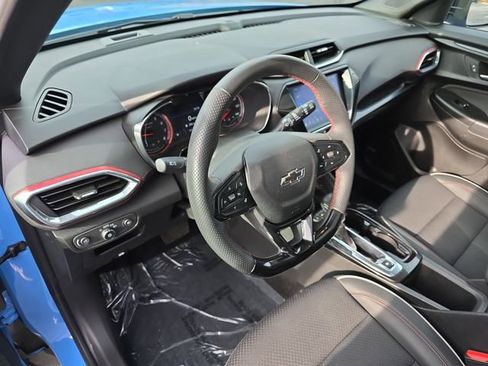 Used 2023 Chevrolet TrailBlazer RS w/ Sun and Liftgate Package image 19