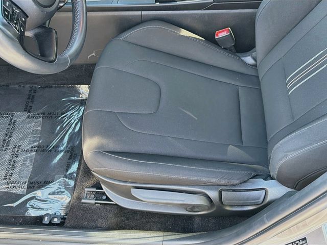 Certified 2025 Hyundai Elantra Sport FWD image 18