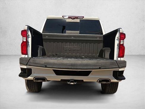 Used 2022 Chevrolet Silverado 1500 High Country w/ High Country Premium Package AWD/4WD image 6