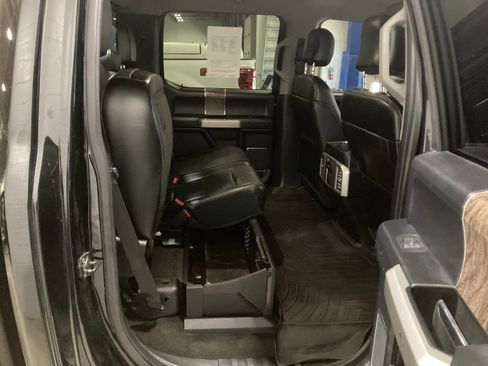 Used 2017 Ford F250 Lariat w/ Lariat Value Package AWD/4WD image 11