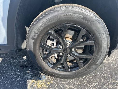 Used 2024 Jeep Grand Cherokee L Altitude image 31