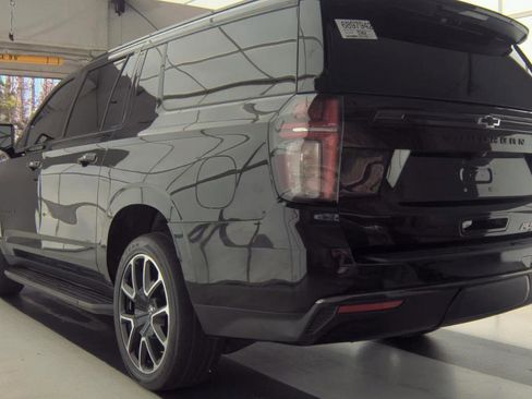 Used 2021 Chevrolet Suburban RST w/ Luxury Package RWD image 14