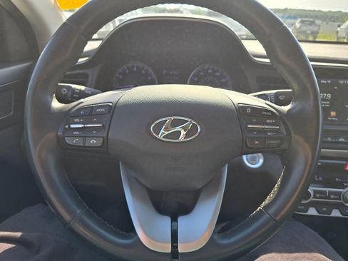Used 2020 Hyundai Elantra Value Edition w/ Cargo Package (C1) FWD image 17