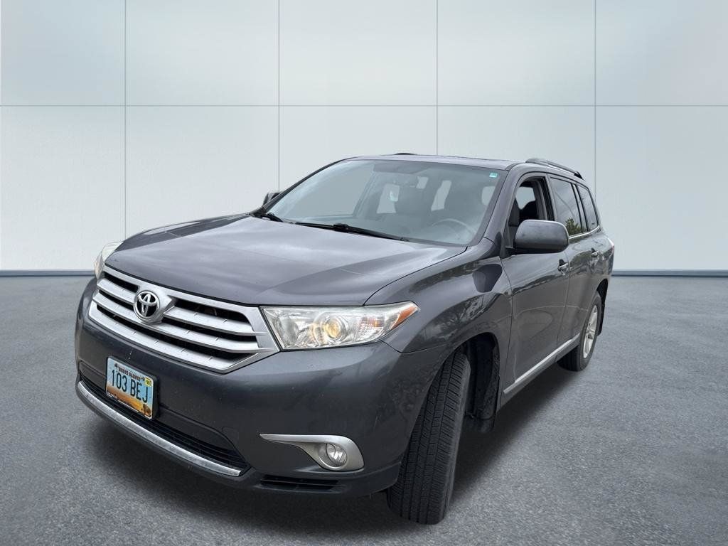 Used 2012 Toyota Highlander SE w/ Tow Pkg AWD/4WD image 5