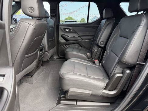 Used 2023 Chevrolet Traverse LT w/ LT Premium Package AWD/4WD image 13