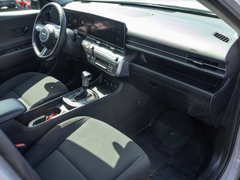 Certified 2025 Hyundai Kona SEL AWD/4WD image 30